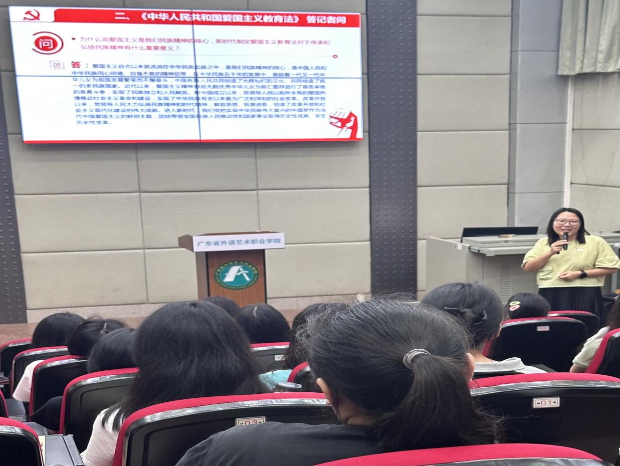 图:徐婷婷授课